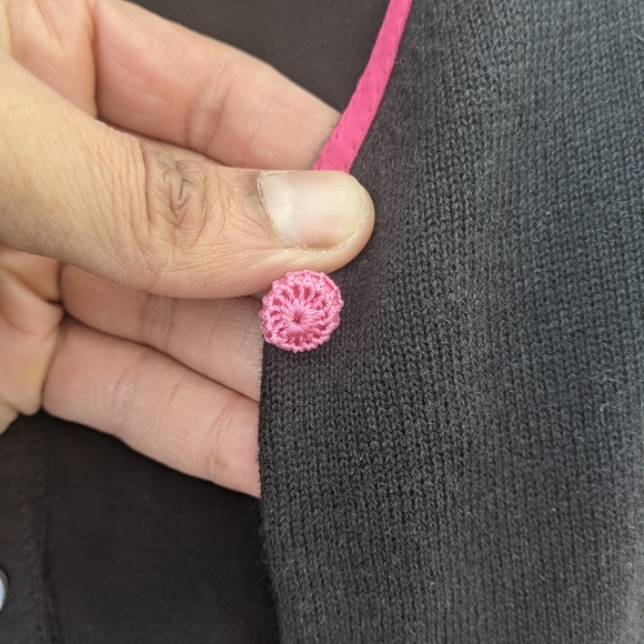 Michael Simon pink beaded lipstick black cardigan - Picture 9 of 11